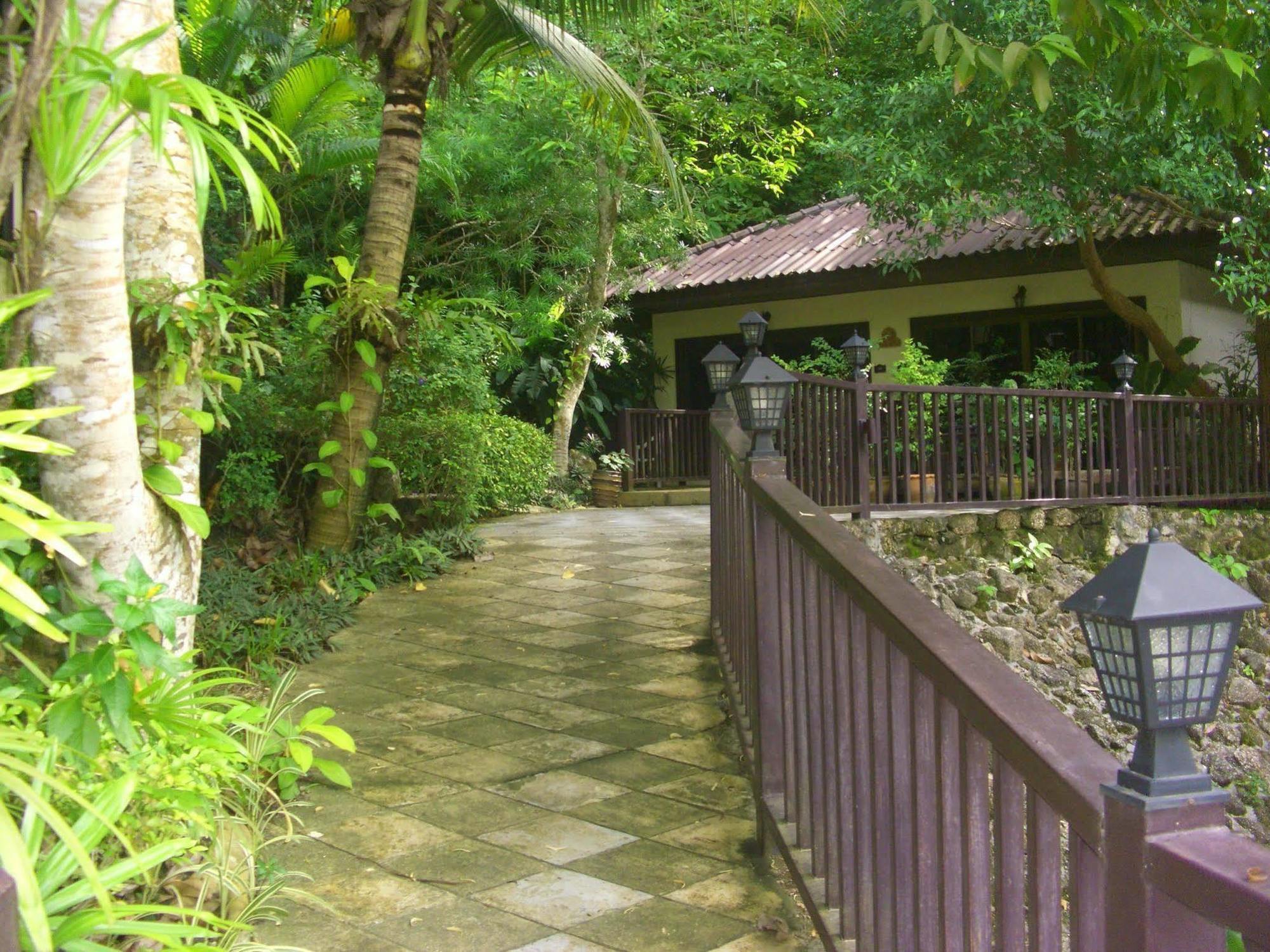 The Hill Resort Patong Esterno foto