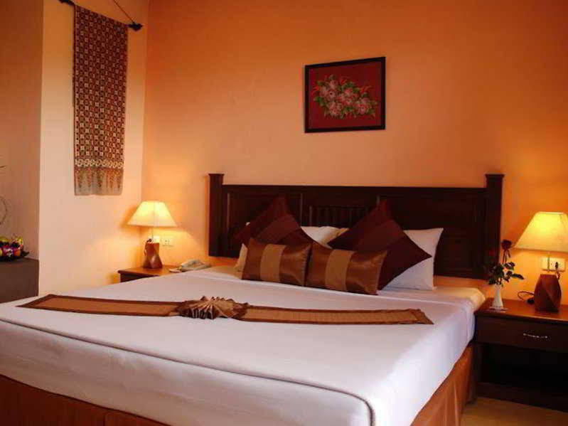 The Hill Resort Patong Esterno foto