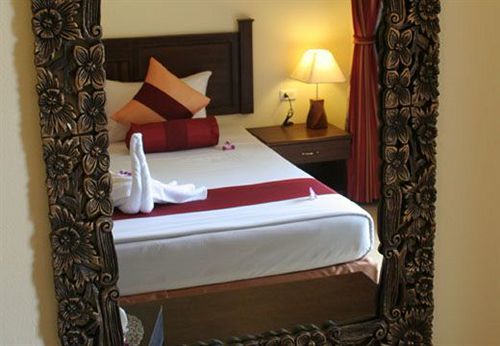 The Hill Resort Patong Esterno foto